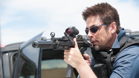 sicario-benecio-del-toro-emily-blunt-crime-drama-2015