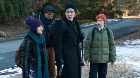 cell-2016-movie-review-john-cusack-samuel-l-jackson-stephen-king-adaptation-zombies