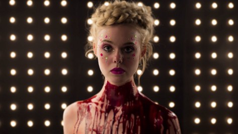 the-neon-demon-2016-horror-movie-review-nicolas-winding-refn-elle-fanning