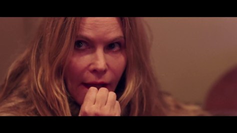 good-time-movie-review-2017-jennifer-jason-leigh