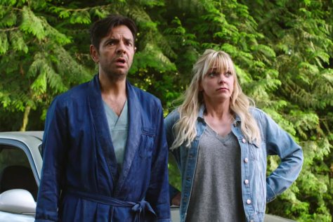 2018-comedy-movie-remake-overboard-review-anna-faris-eugenio-derbez