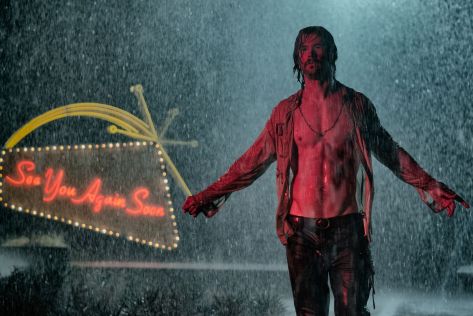 chris-hemsworth-shirtless-2018-bad-times-at-the-el-royale-movie-review