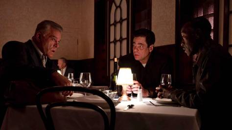 no-sudden-move-2021-movie-review-benicio-del-toro-don-cheadle